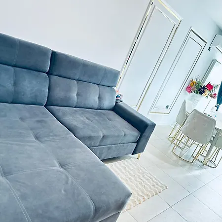 Alezzi Odyssey Apartment *
