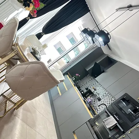 Alezzi Odyssey Apartment Navodari